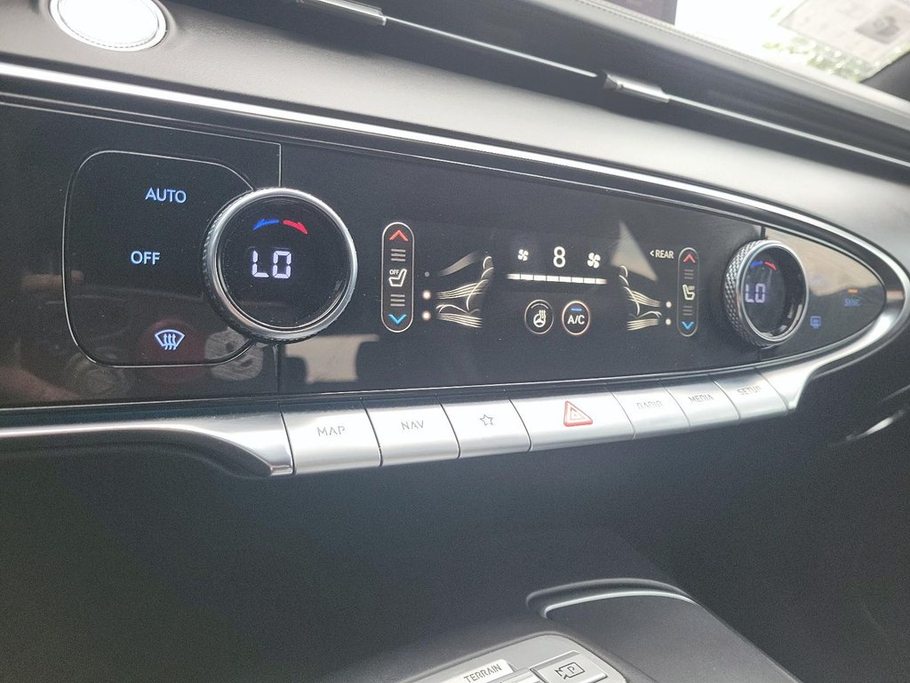 2023 GENESIS GV70 2.5T Prestige AWD in Stratford, Ontario - 15 - w1024h768px