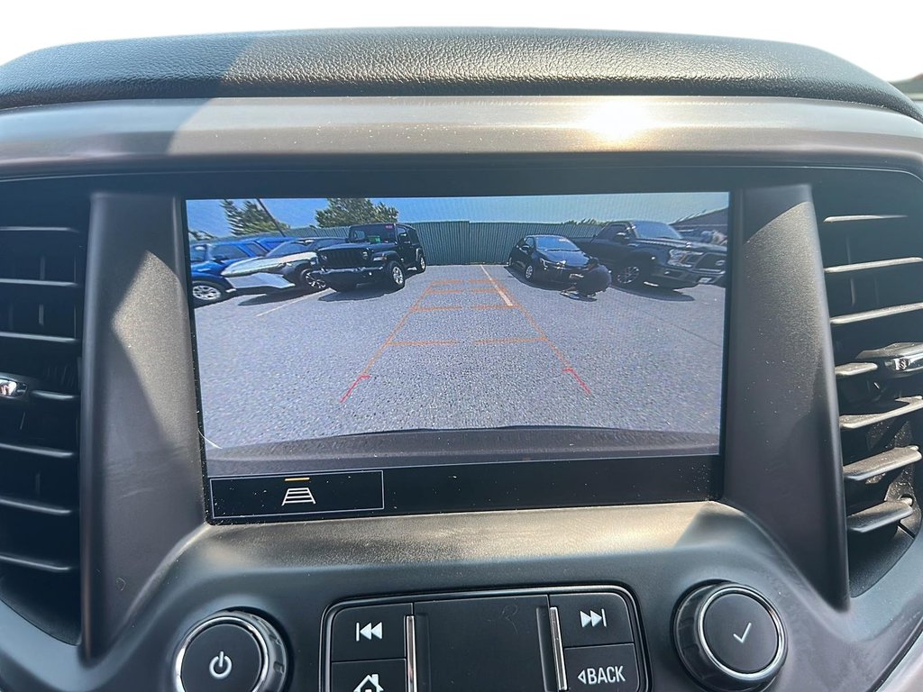2021 GMC Acadia AWD AT4 in Stratford, Ontario - 15 - w1024h768px