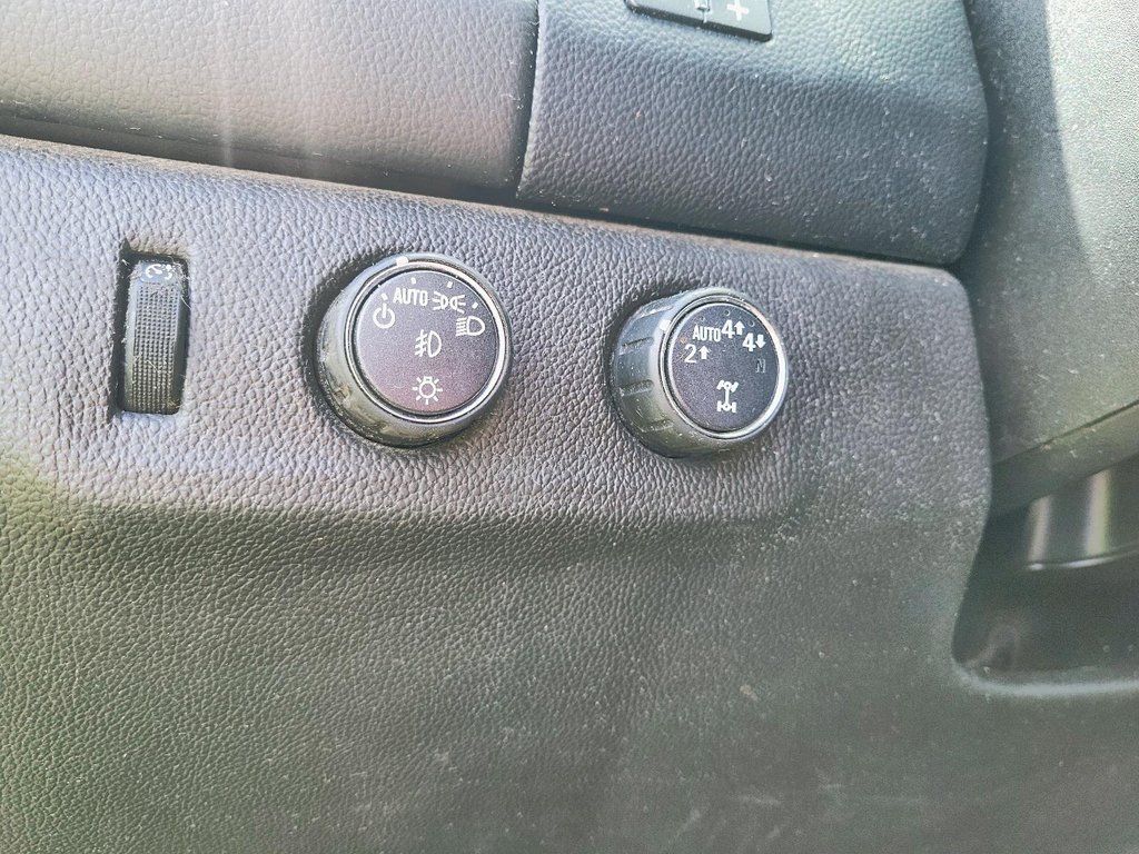 2022 GMC Canyon Crew 4x4 Elevation Short Box in Stratford, Ontario - 15 - w1024h768px