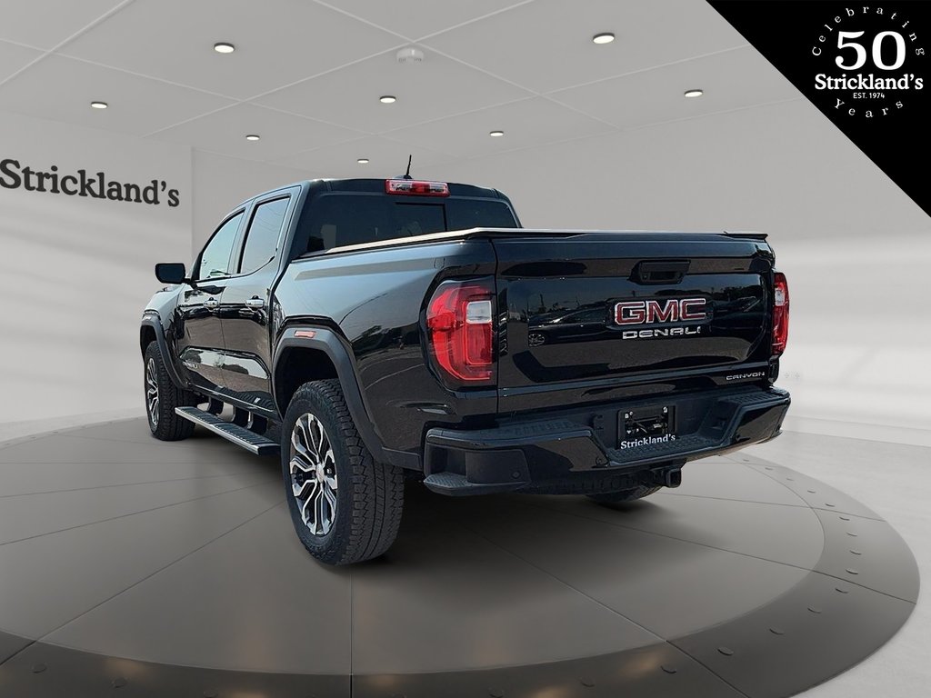 2023  Canyon Crew Cab Short Box 4WD Denali in Stratford, Ontario - 4 - w1024h768px