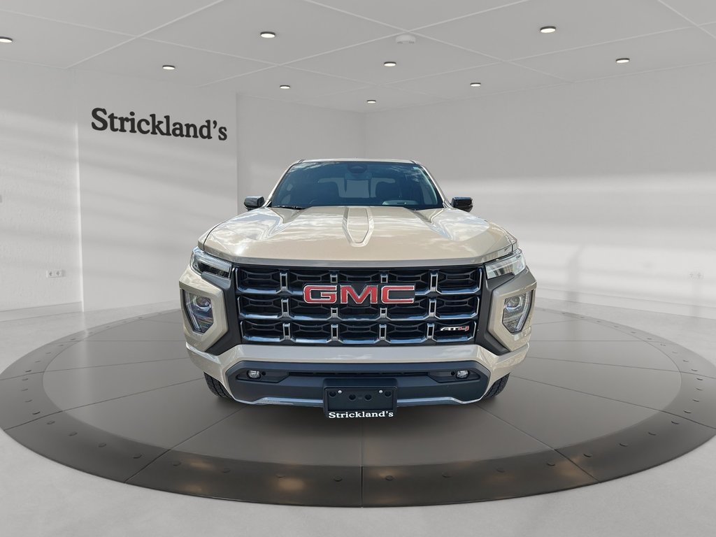 2024 GMC Canyon Crew Cab Short Box 4-Wheel Drive AT4 in Stratford, Ontario - 2 - w1024h768px