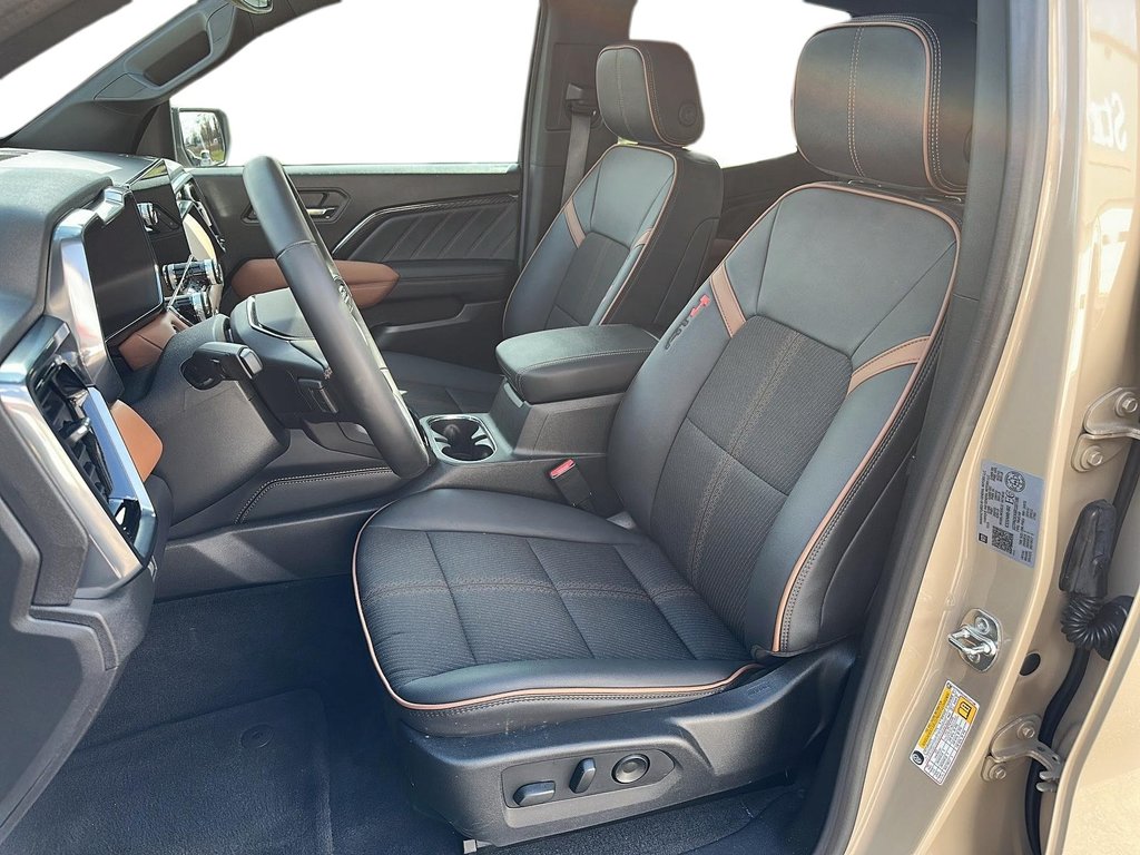 2024 GMC Canyon Crew Cab Short Box 4-Wheel Drive AT4 in Stratford, Ontario - 7 - w1024h768px