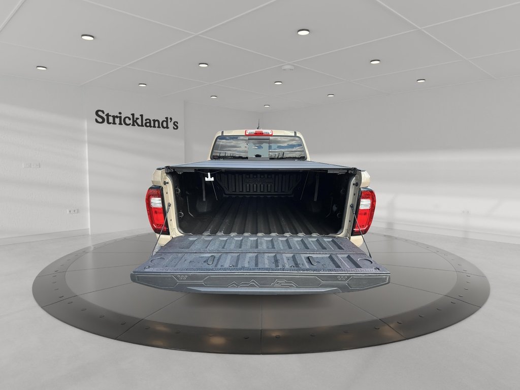 2024 GMC Canyon Crew Cab Short Box 4-Wheel Drive AT4 in Stratford, Ontario - 16 - w1024h768px