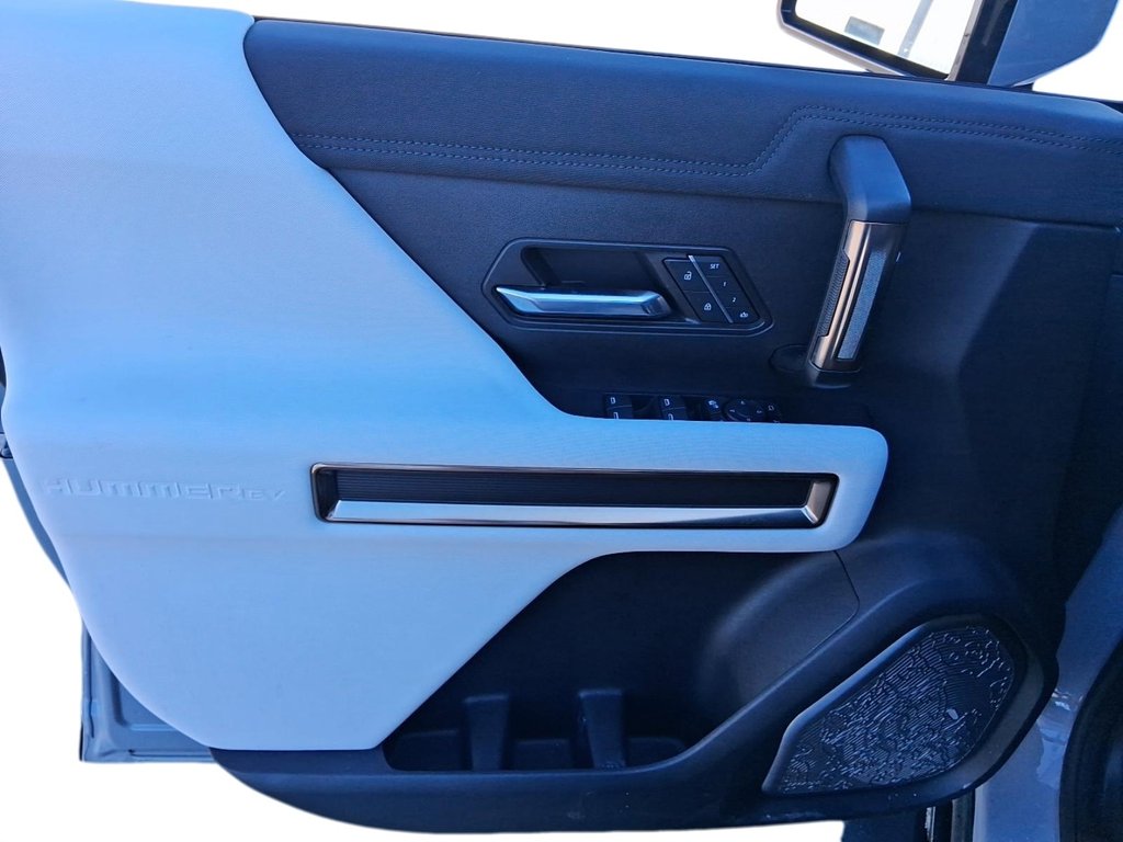 2024 GMC HUMMER EV Pickup e4WD Crew Cab 2X in Stratford, Ontario - 11 - w1024h768px