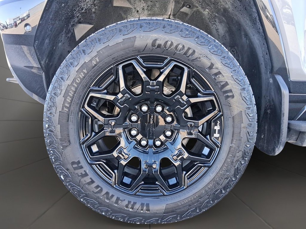 2024 GMC HUMMER EV Pickup e4WD Crew Cab 2X in Stratford, Ontario - 7 - w1024h768px