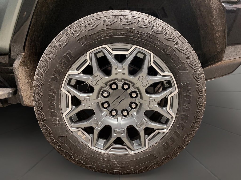 2024 GMC HUMMER EV SUV E4WD 4dr 3X in Stratford, Ontario - 7 - w1024h768px