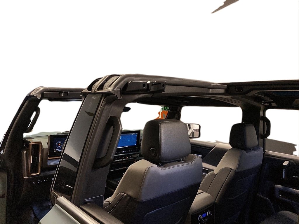 2024 GMC HUMMER EV SUV E4WD 4dr 3X in Stratford, Ontario - 23 - w1024h768px