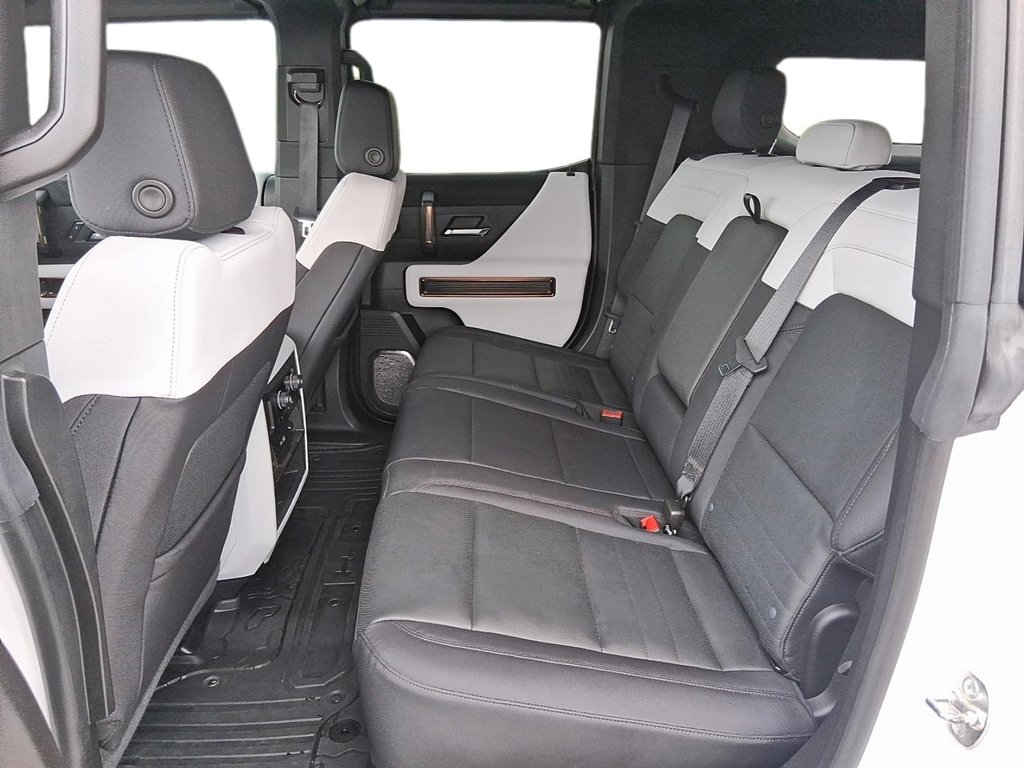 2025 GMC HUMMER EV SUV e4WD 4dr 2X in Stratford, Ontario - 11 - w1024h768px