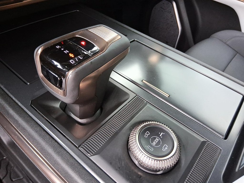 2025 GMC HUMMER EV SUV e4WD 4dr 2X in Stratford, Ontario - 18 - w1024h768px
