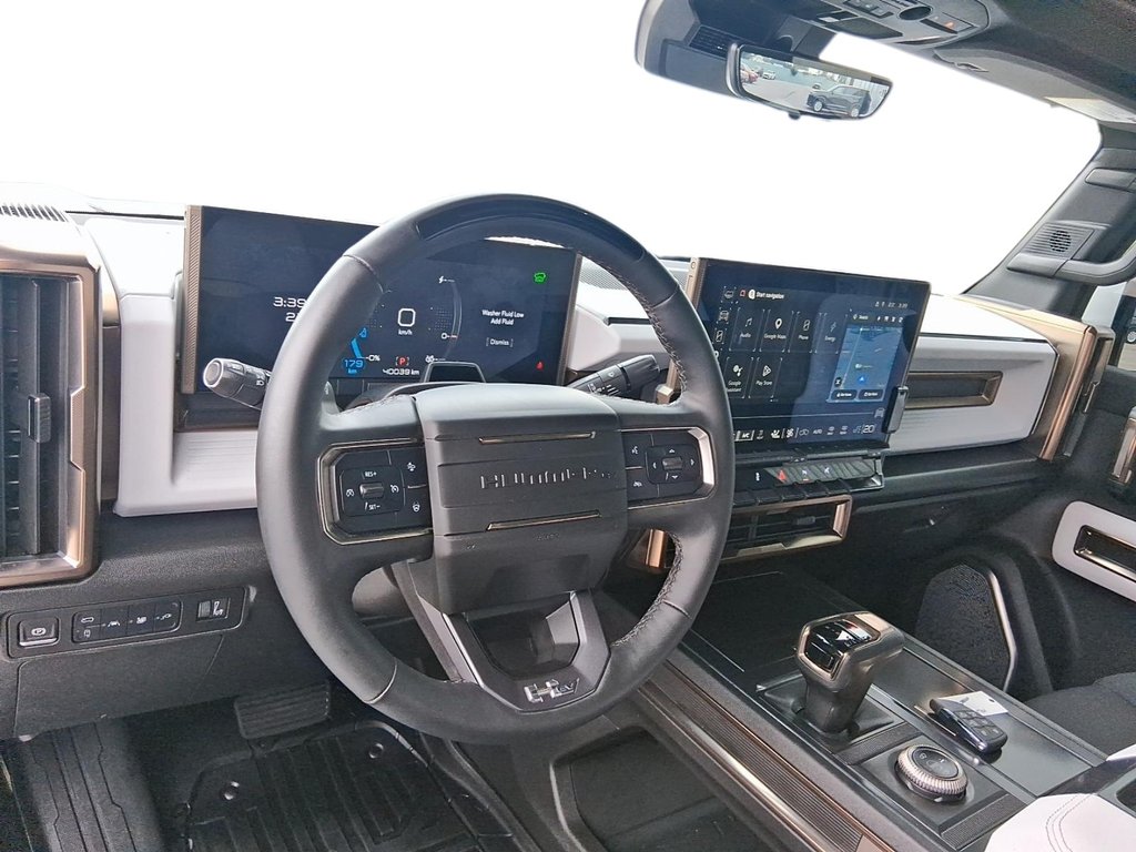 2025 GMC HUMMER EV SUV e4WD 4dr 2X in Stratford, Ontario - 12 - w1024h768px