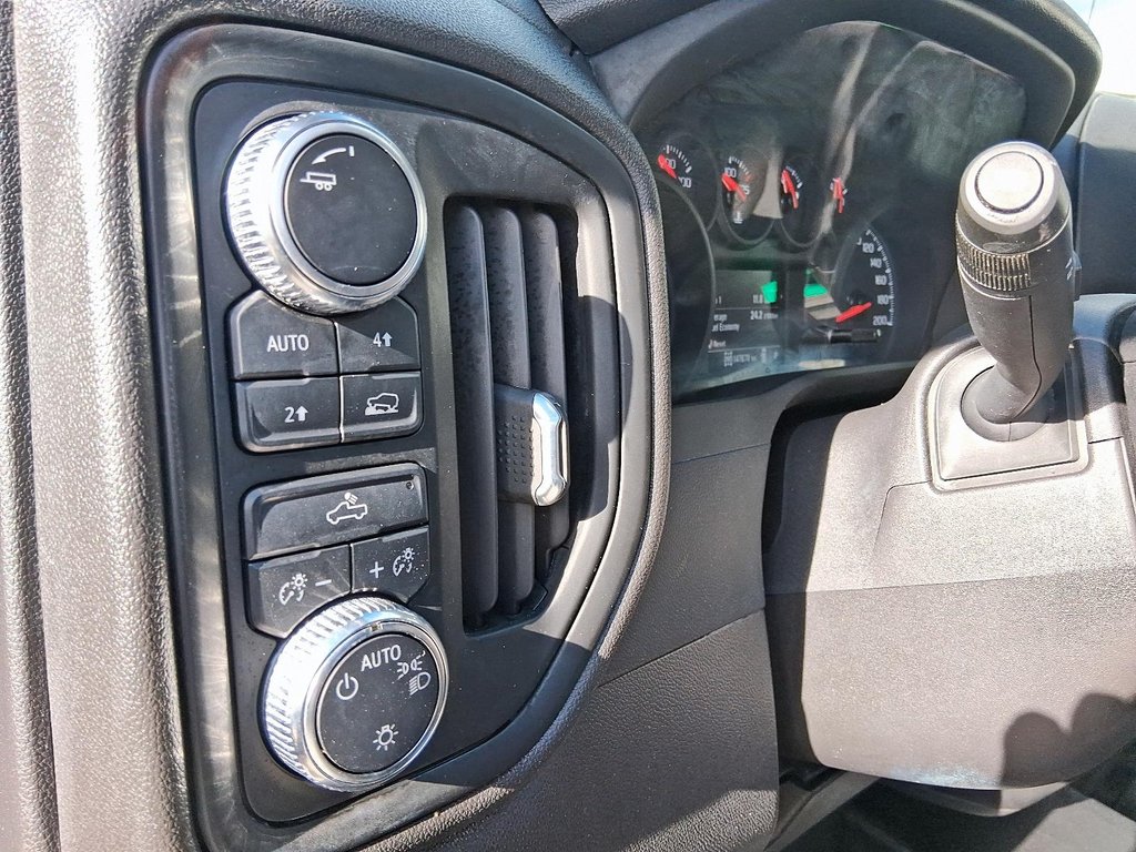 2022 GMC New Sierra 1500 Crew Cab 4x4 Pro Standard Box in Stratford, Ontario - 17 - w1024h768px