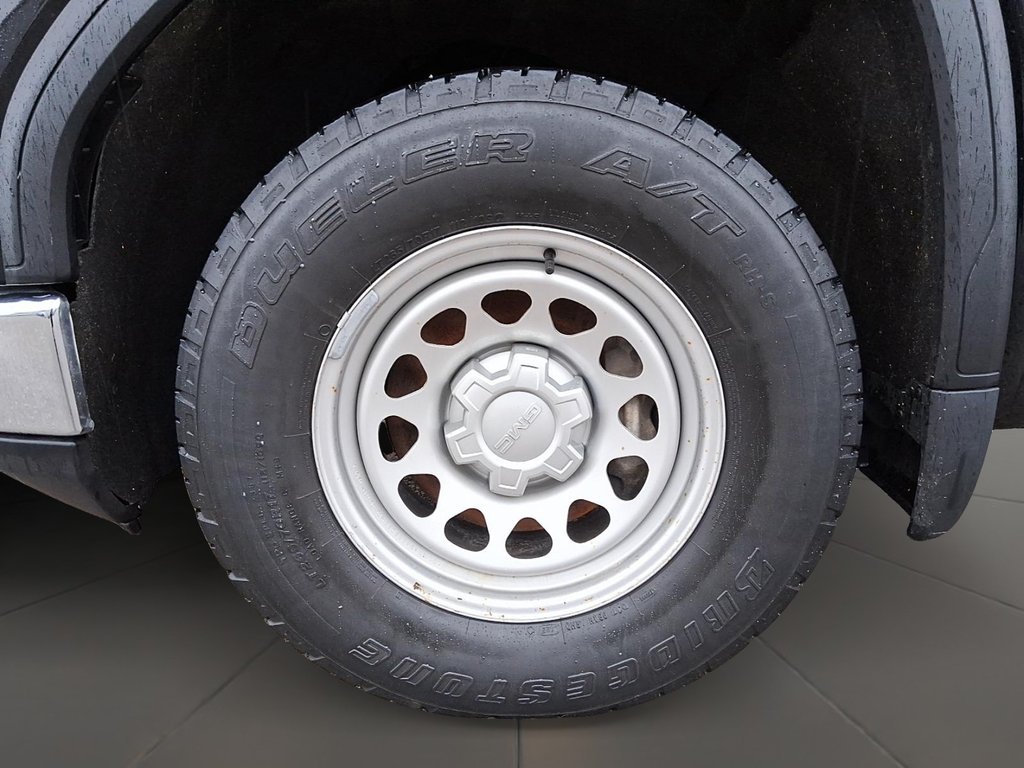 2022 GMC New Sierra 1500 Double Cab 4x4 Double Cab Standard Box 4WD Base in Stratford, Ontario - 6 - w1024h768px