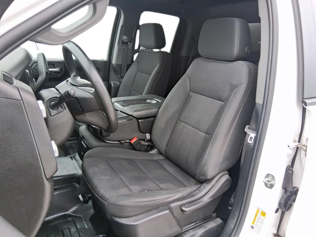 2022 GMC New Sierra 1500 Double Cab 4x4 Double Cab Standard Box 4WD Base in Stratford, Ontario - 7 - w1024h768px