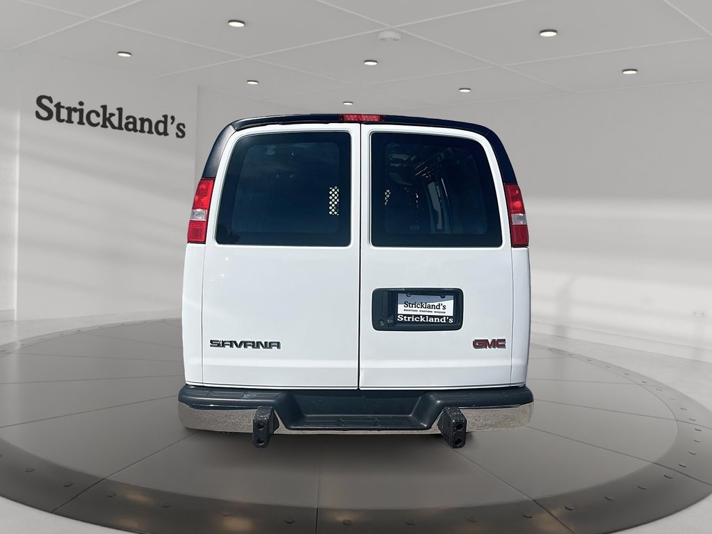 2022 GMC Savana Cargo 2500 135wb 2WD in Stratford, Ontario - 3 - w1024h768px