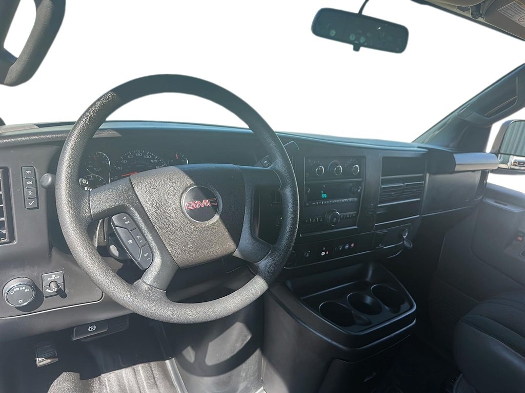 2022 GMC Savana Cargo 2500 135wb 2WD in Stratford, Ontario - 9 - w1024h768px