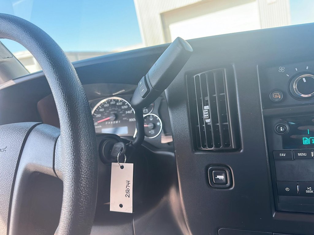 2022 GMC Savana Cargo 2500 135wb 2WD in Stratford, Ontario - 14 - w1024h768px
