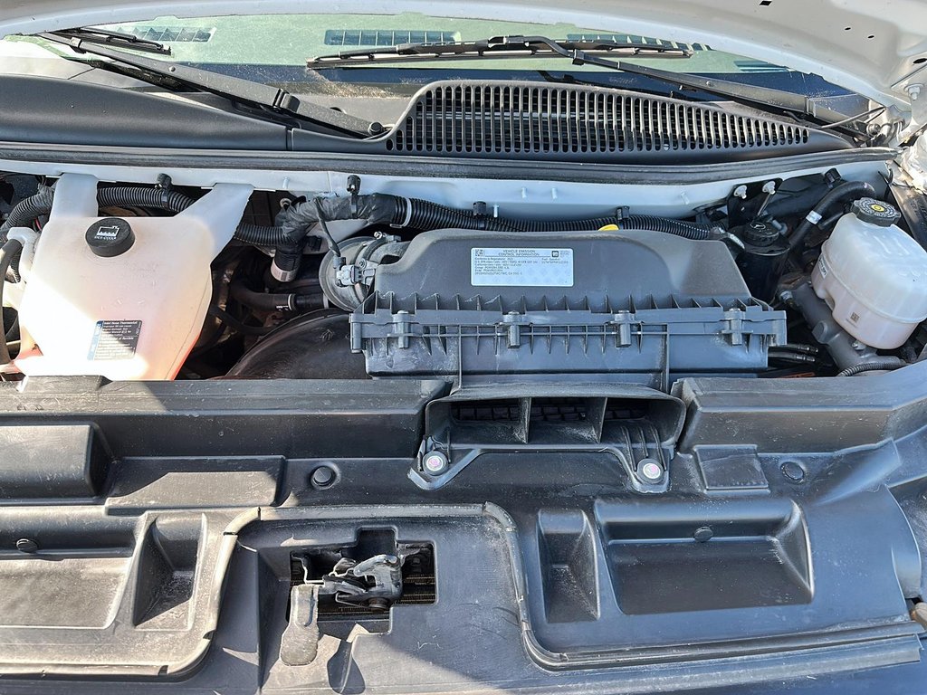 2023 GMC Savana Cargo 2500 155wb 2WD in Stratford, Ontario - 6 - w1024h768px