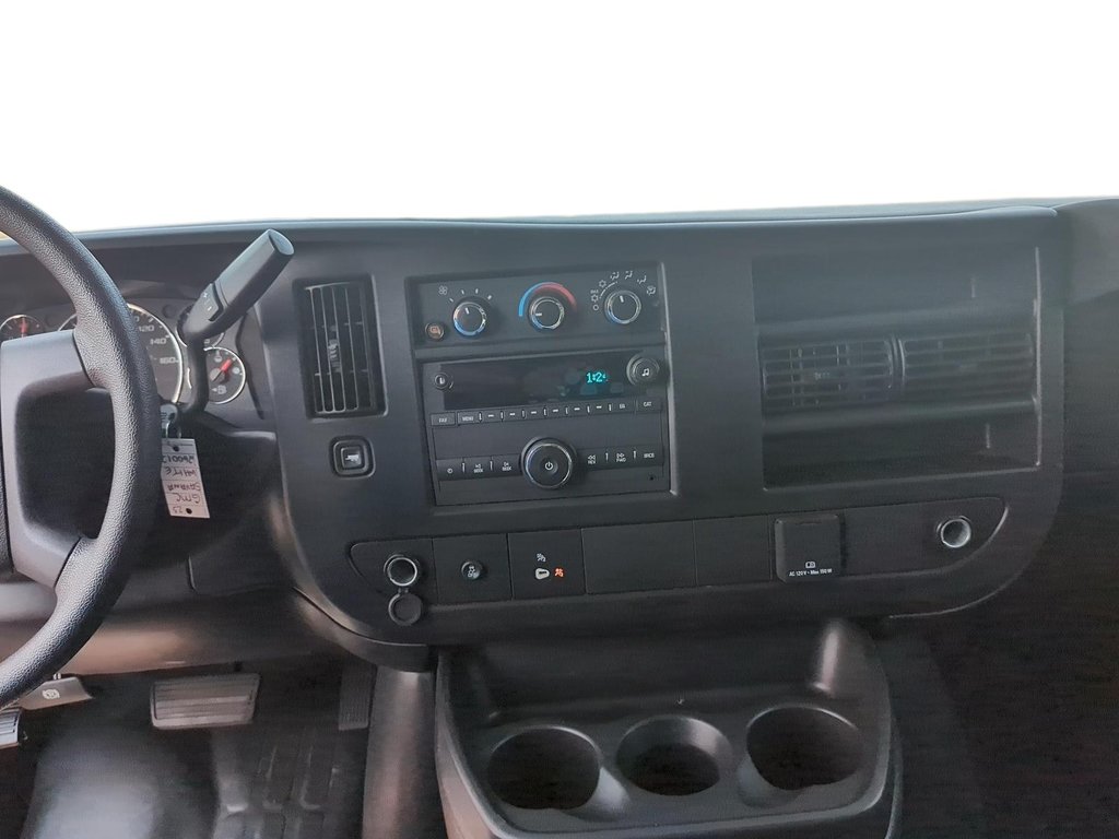 2023 GMC Savana Cargo 2500 135wb 2WD in Stratford, Ontario - 10 - w1024h768px