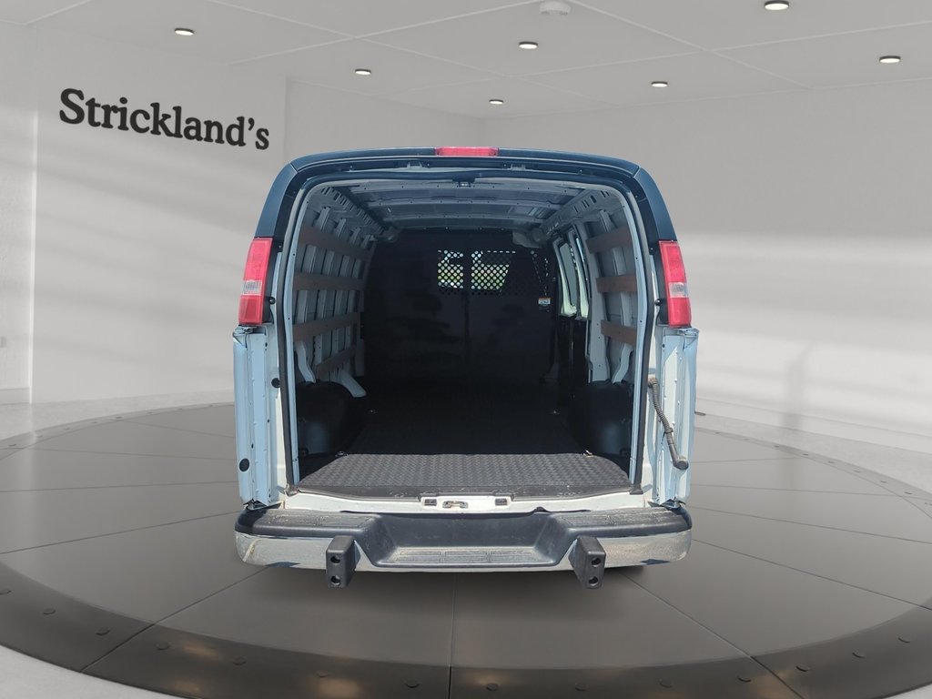 2023 GMC Savana Cargo 2500 135wb 2WD in Stratford, Ontario - 14 - w1024h768px