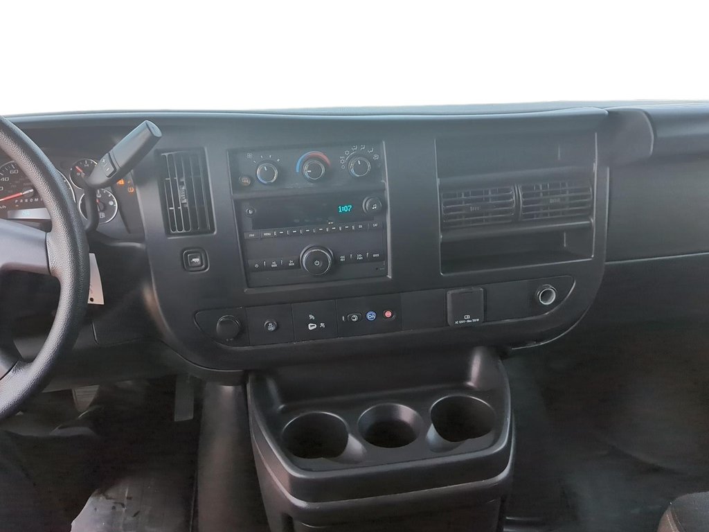 2023 GMC Savana Cargo 2500 135wb 2WD in Stratford, Ontario - 7 - w1024h768px