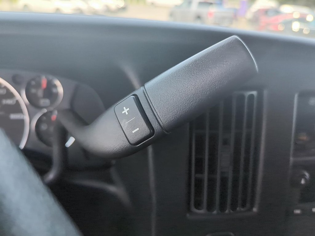 2023 GMC Savana Cargo 2500 135wb 2WD in Stratford, Ontario - 12 - w1024h768px