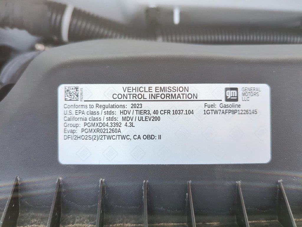 2023 GMC Savana Cargo 2500 135wb 2WD in Stratford, Ontario - 6 - w1024h768px
