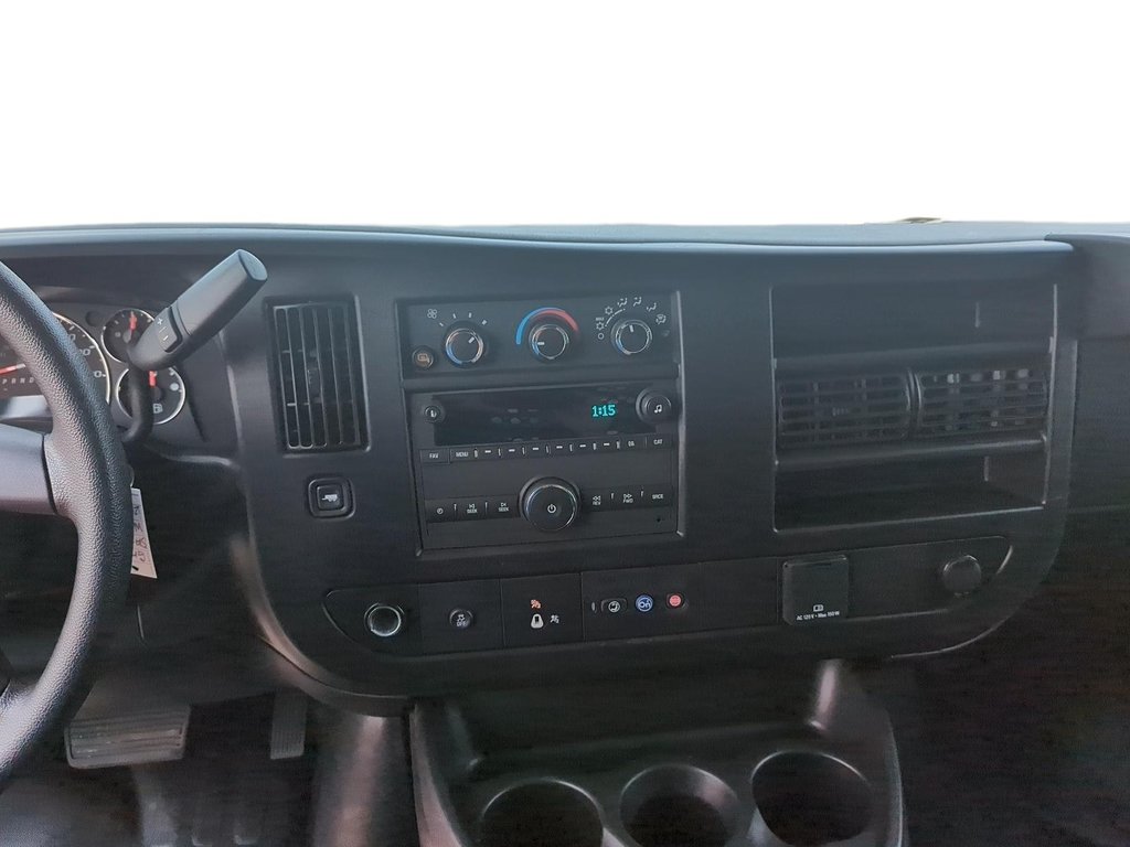 2023 GMC Savana Cargo 2500 135wb 2WD in Stratford, Ontario - 10 - w1024h768px
