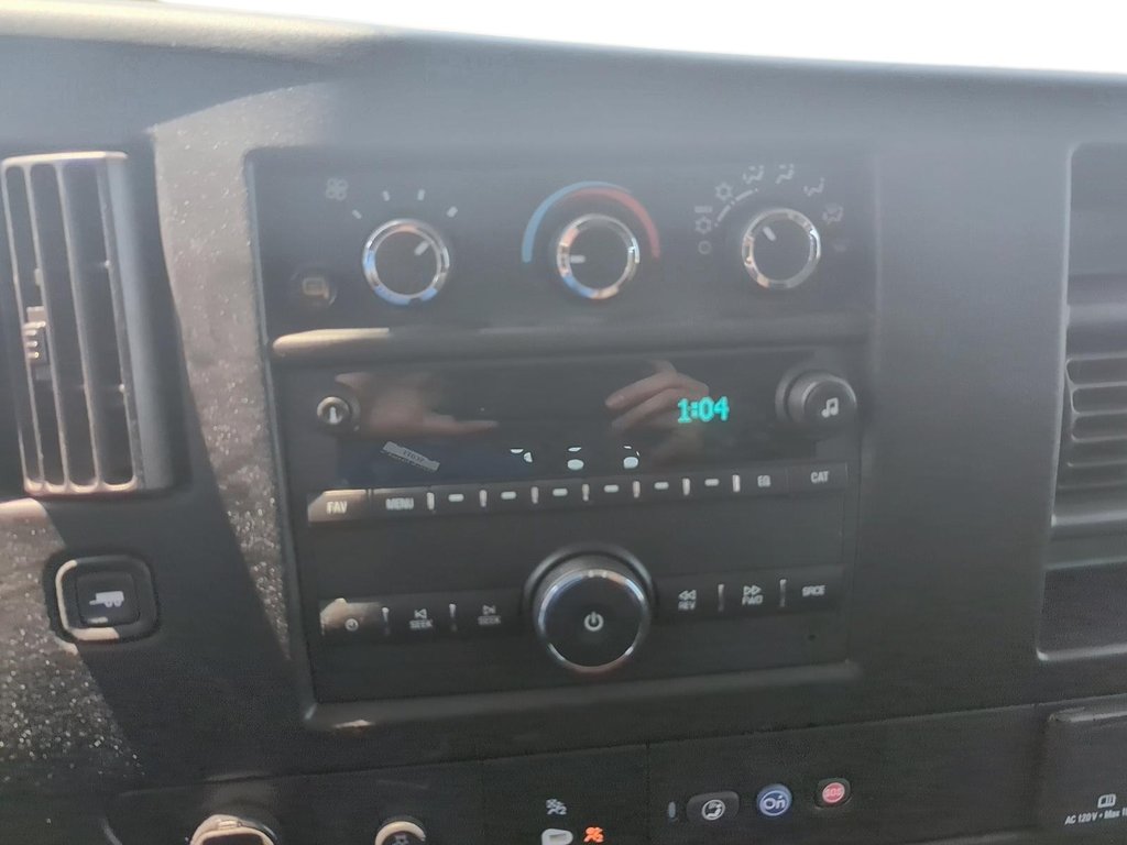 2023 GMC Savana Cargo 2500 135wb 2WD in Stratford, Ontario - 19 - w1024h768px