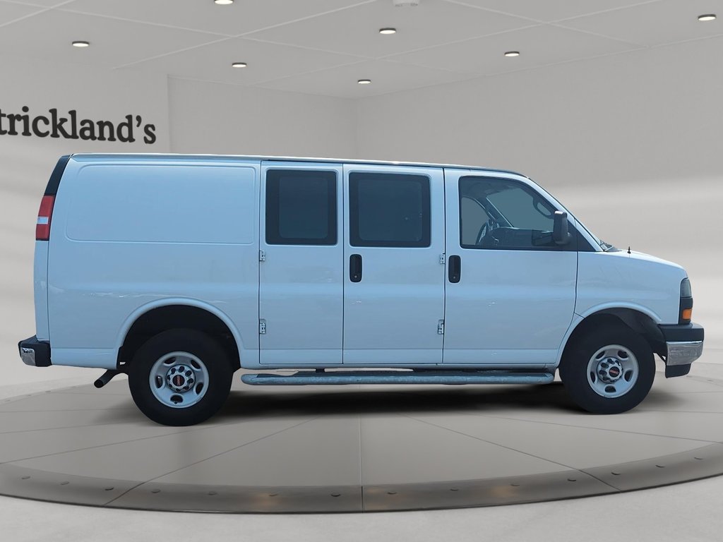 2023 GMC Savana Cargo 2500 135wb 2WD in Stratford, Ontario - 17 - w1024h768px