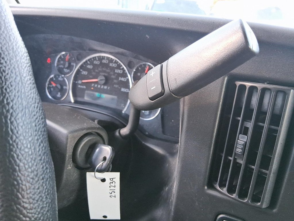 2023 GMC Savana Cargo 2500 135wb 2WD in Stratford, Ontario - 18 - w1024h768px