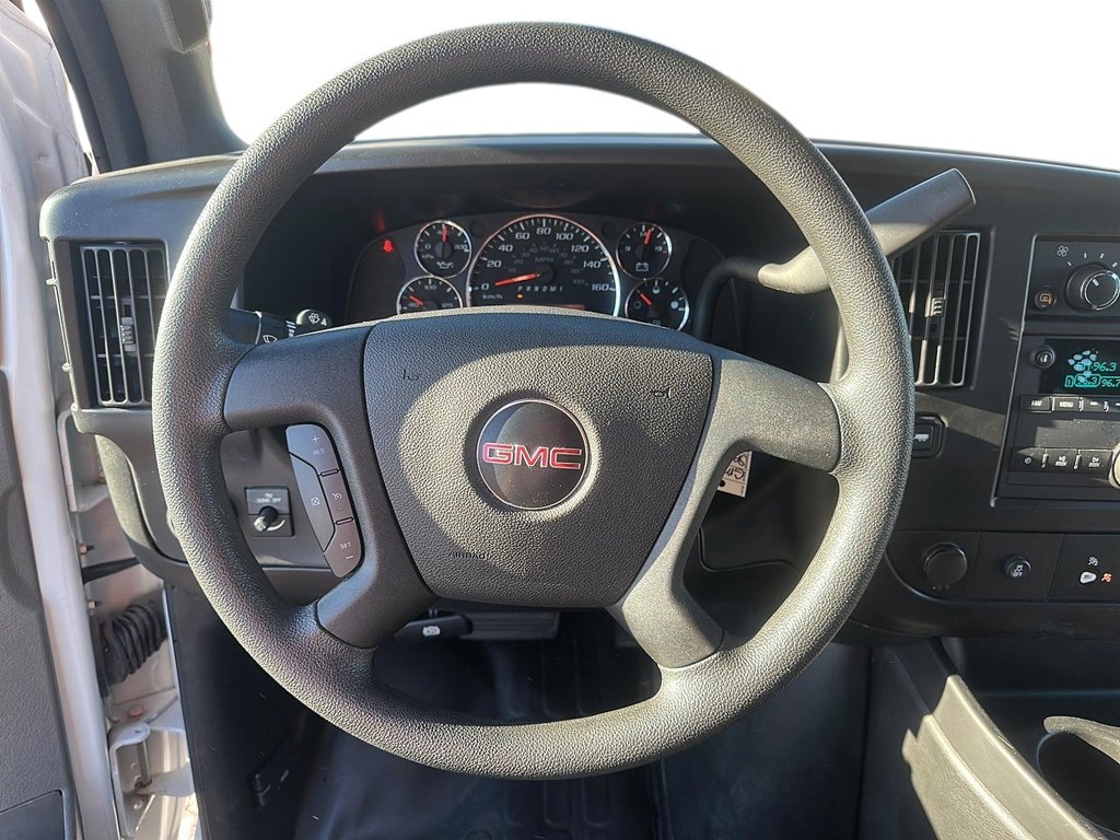 2023 GMC Savana Cargo 2500 135wb 2WD in Stratford, Ontario - 10 - w1024h768px