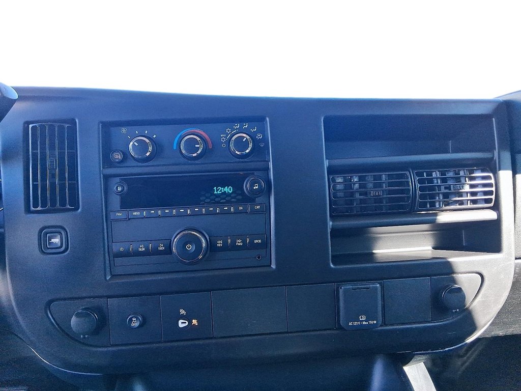 2023 GMC Savana Cargo 2500 135wb 2WD in Stratford, Ontario - 15 - w1024h768px