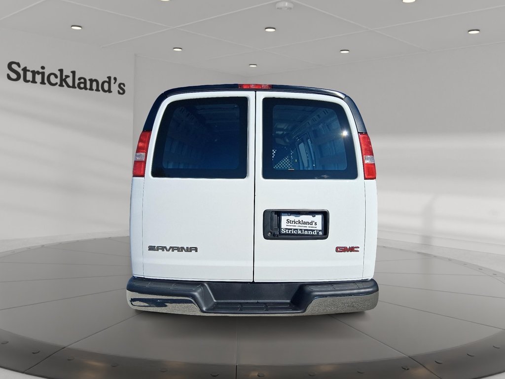 2023 GMC Savana Cargo 2500 135wb 2WD in Stratford, Ontario - 3 - w1024h768px