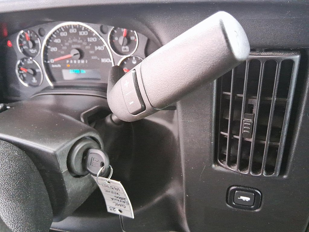 2023 GMC Savana Cargo 2500 135wb 2WD in Stratford, Ontario - 16 - w1024h768px