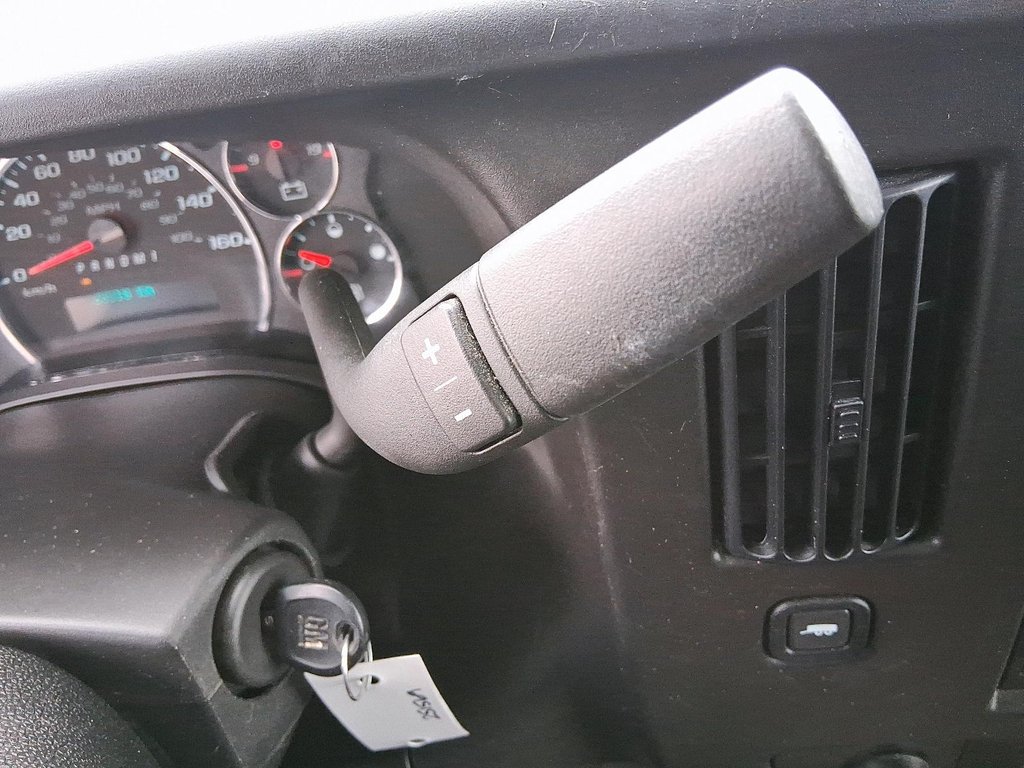 2023 GMC Savana Cargo 2500 135wb 2WD in Stratford, Ontario - 16 - w1024h768px