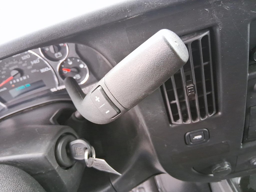 2023 GMC Savana Cargo 2500 135wb 2WD in Stratford, Ontario - 15 - w1024h768px