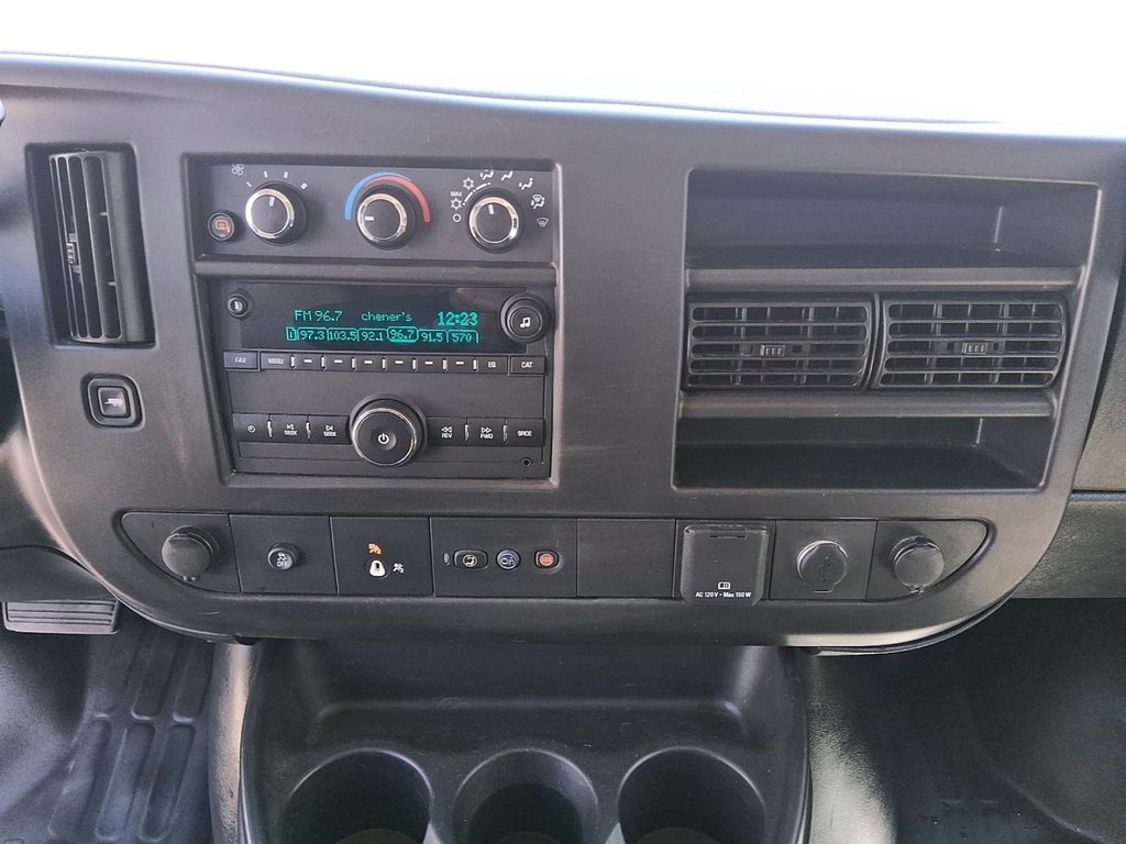 2023 GMC Savana Cargo 2500 135wb 2WD in Stratford, Ontario - 15 - w1024h768px