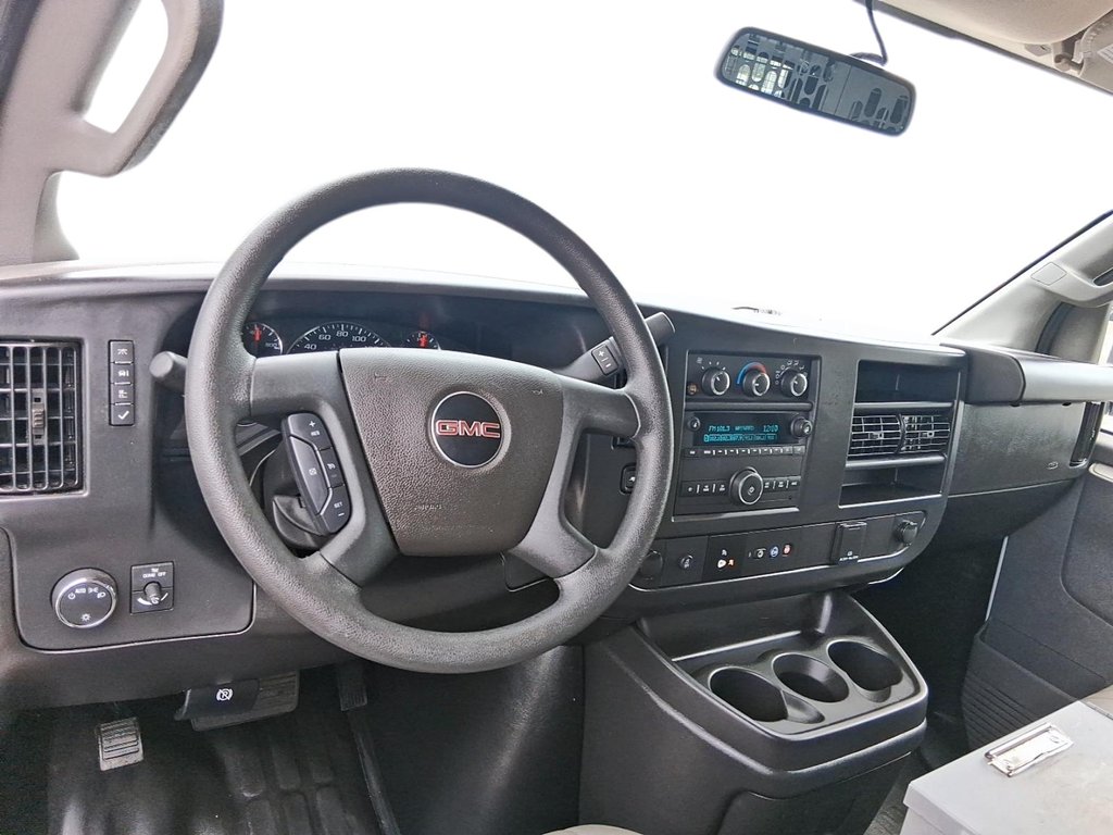 2025 GMC Savana Cargo Van 2500 Regular Wheelbase Rear-Wheel Drive in Stratford, Ontario - 9 - w1024h768px