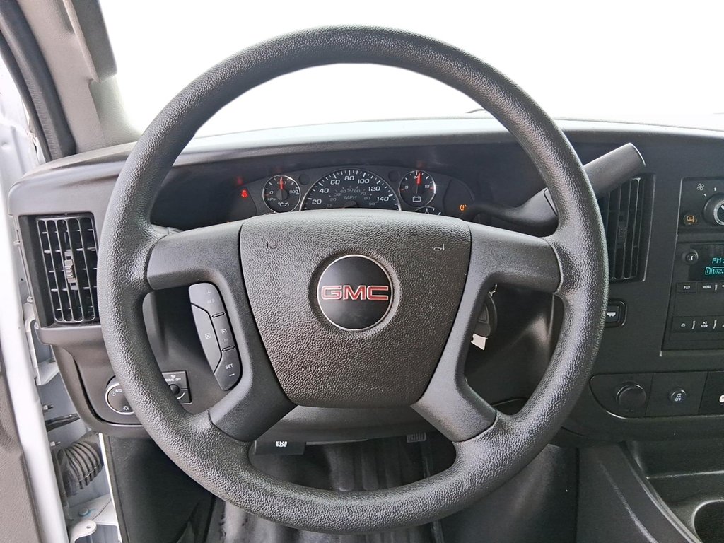 2025 GMC Savana Cargo Van 2500 Regular Wheelbase Rear-Wheel Drive in Stratford, Ontario - 11 - w1024h768px
