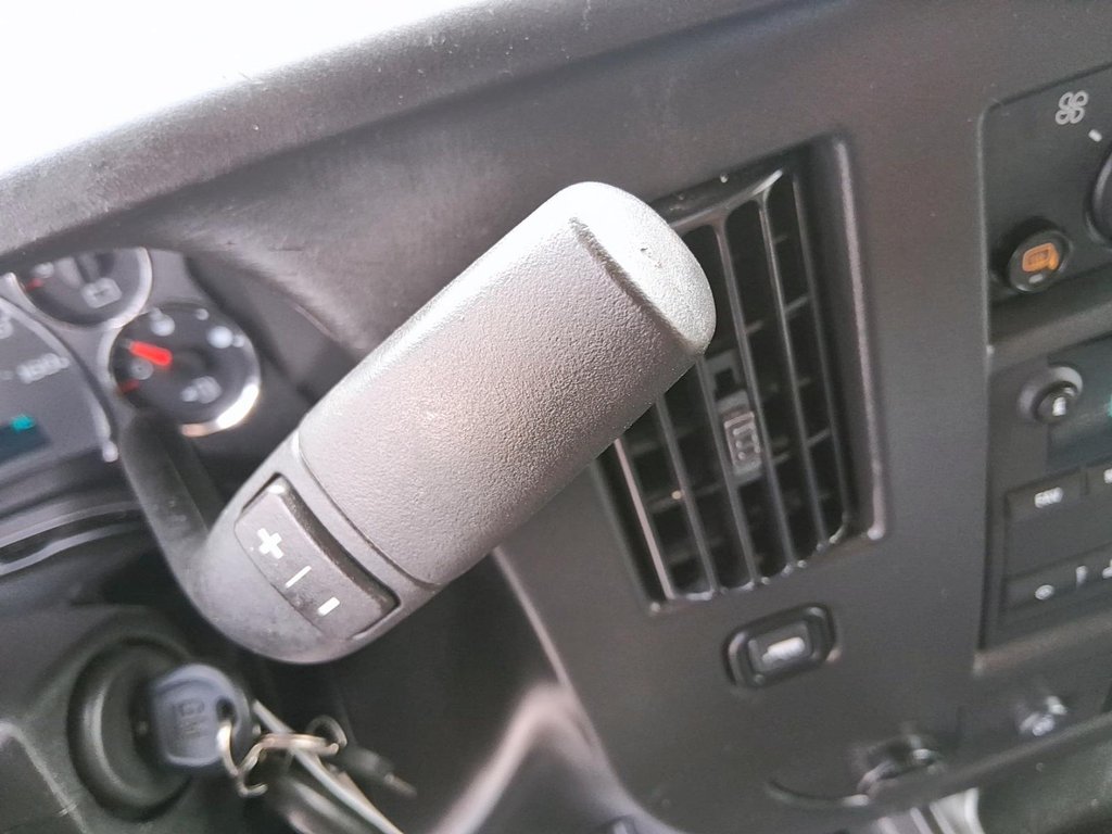 2025 GMC Savana Cargo Van 2500 Regular Wheelbase Rear-Wheel Drive in Stratford, Ontario - 15 - w1024h768px