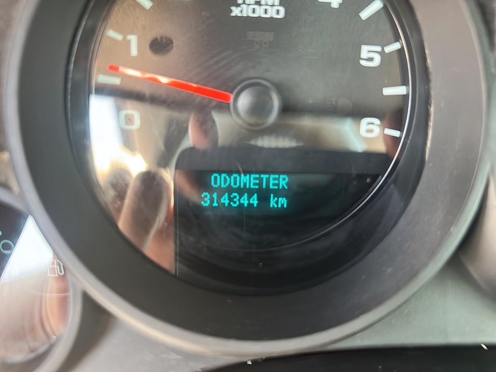 2013 GMC Sierra 1500 WT Reg Cab Standard Box 2WD 1SA in Stratford, Ontario - 11 - w1024h768px