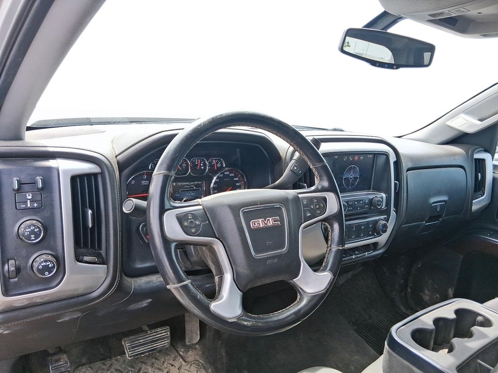2016 GMC Sierra 1500 Crew 4x4 SLT / Standard Box in Stratford, Ontario - 9 - w1024h768px