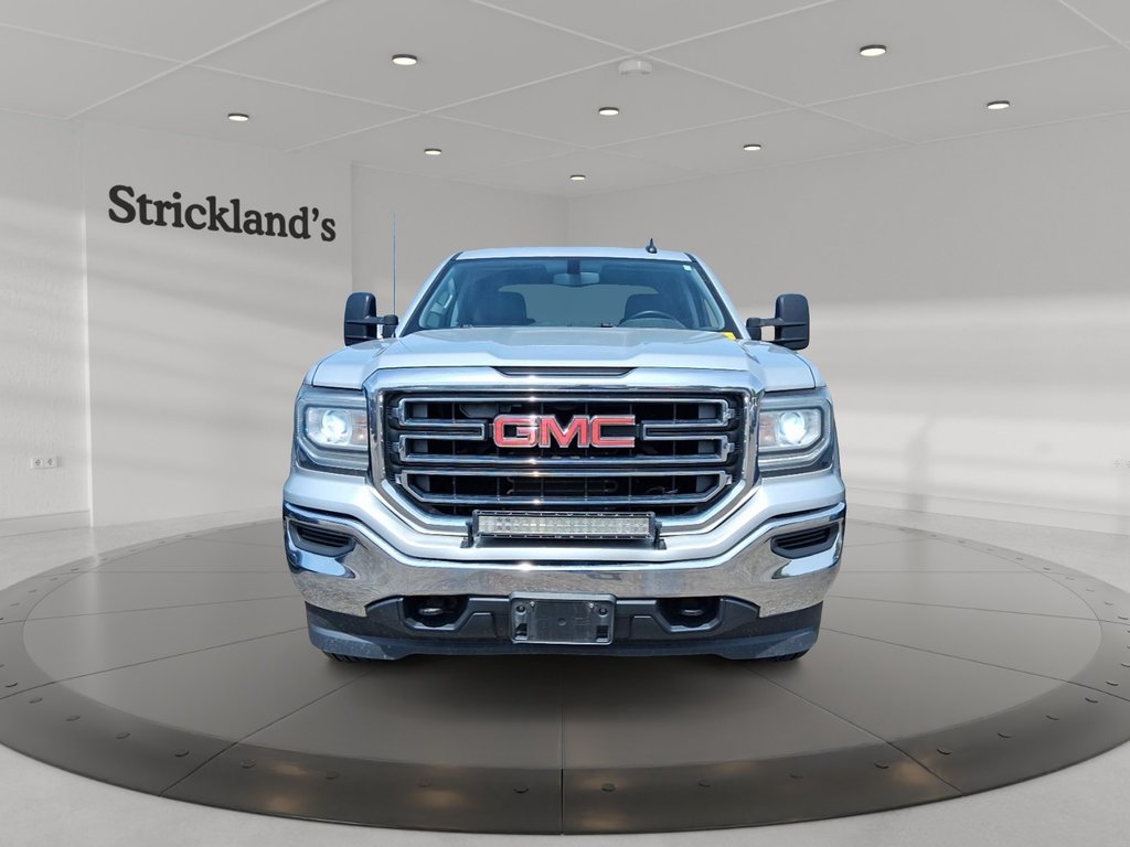 2016 GMC Sierra 1500 Crew 4x4 SLT / Standard Box in Stratford, Ontario - 2 - w1024h768px