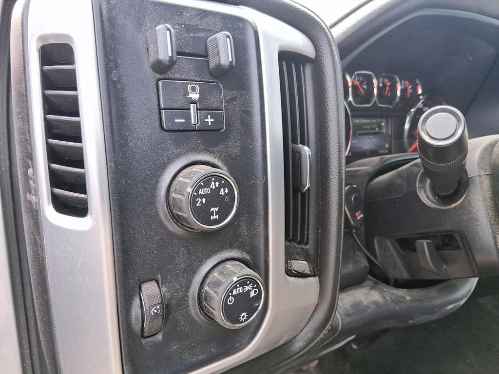 2016 GMC Sierra 1500 Crew 4x4 SLT / Standard Box in Stratford, Ontario - 16 - w1024h768px