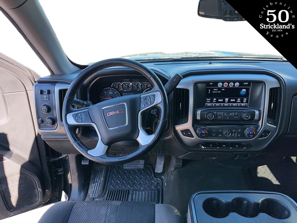 2017  Sierra 1500 Crew 4x4 Base / Standard Box in Stratford, Ontario - 9 - w1024h768px