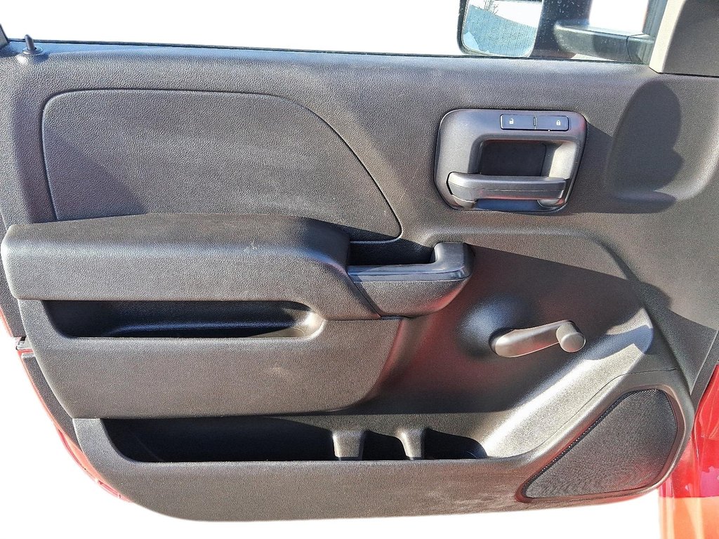 2017 GMC Sierra 1500 Reg 4x4 Base / Standard Box in Stratford, Ontario - 9 - w1024h768px