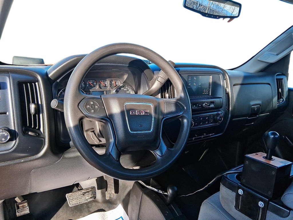 2017 GMC Sierra 1500 Reg 4x4 Base / Standard Box in Stratford, Ontario - 8 - w1024h768px