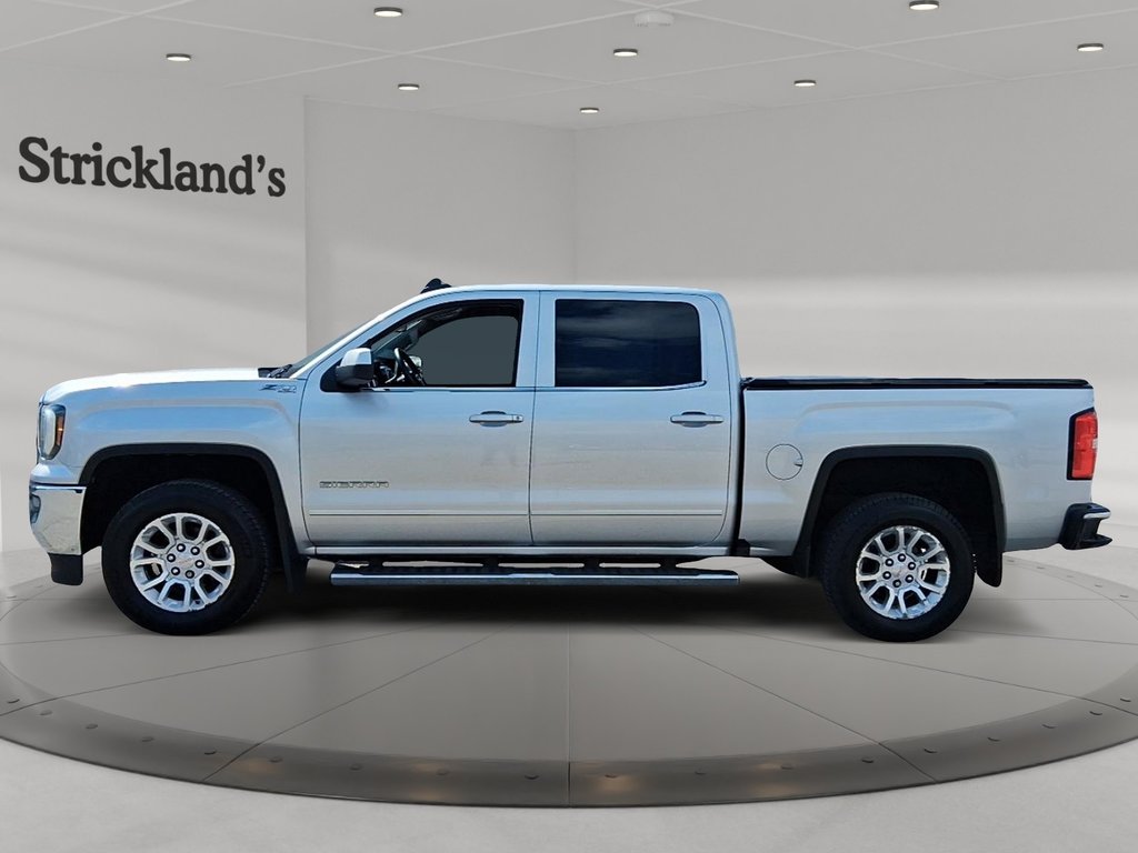 2017 GMC Sierra 1500 Crew 4x4 SLE / Short Box in Stratford, Ontario - 5 - w1024h768px