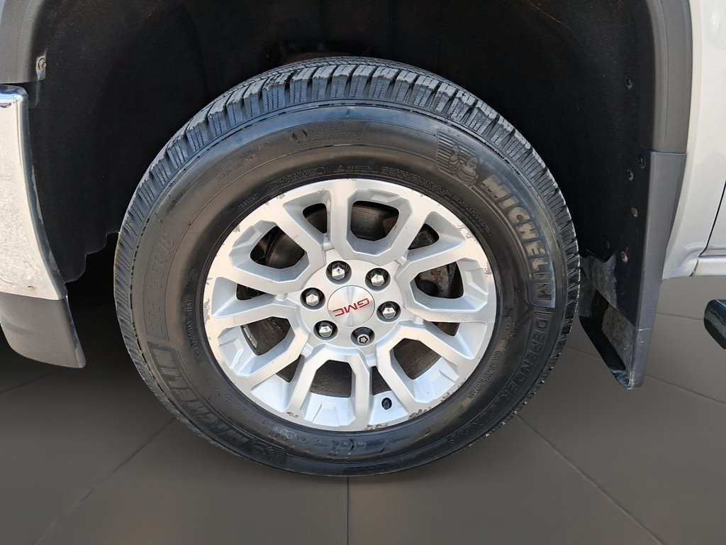 2017 GMC Sierra 1500 Crew 4x4 SLE / Short Box in Stratford, Ontario - 6 - w1024h768px