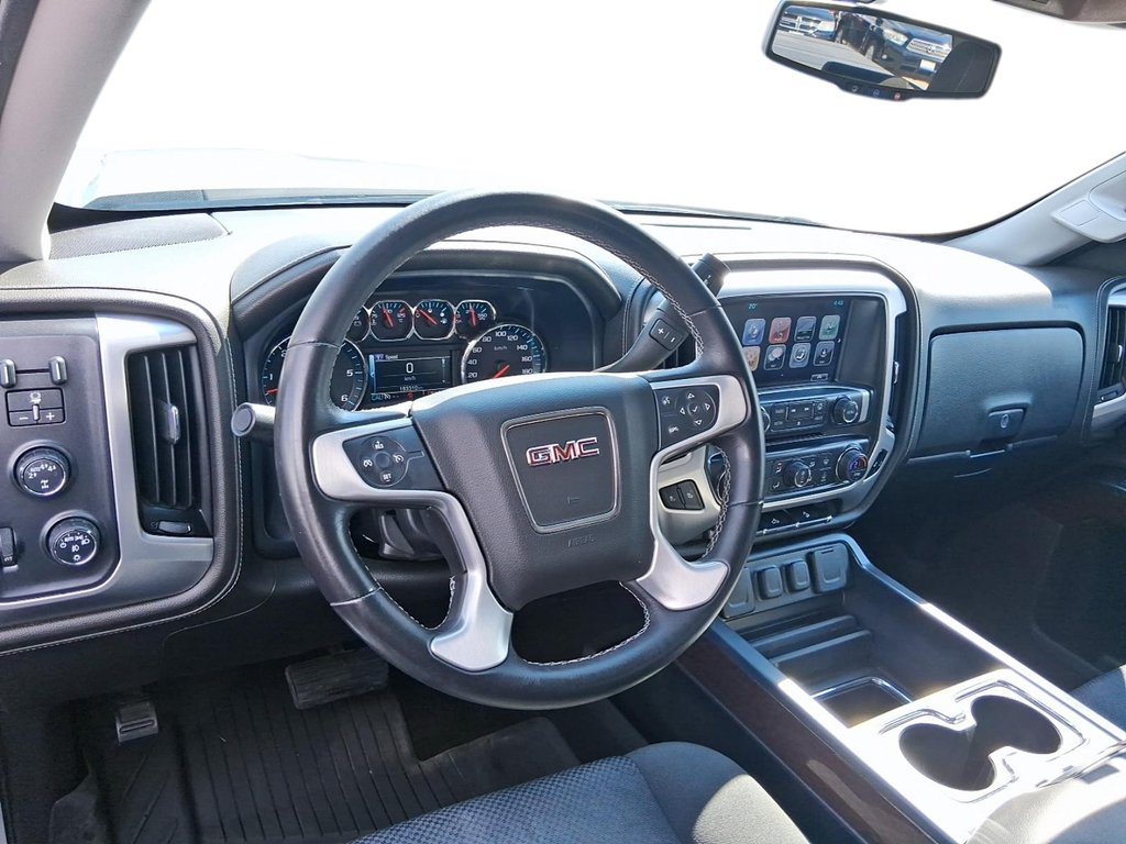 2017 GMC Sierra 1500 Crew 4x4 SLE / Short Box in Stratford, Ontario - 9 - w1024h768px